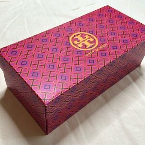 Tory Burch Empty Shoe Box w/ Branded tissue and stuffing